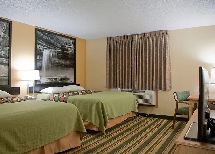 Super 8 By Wyndham Starved Rock