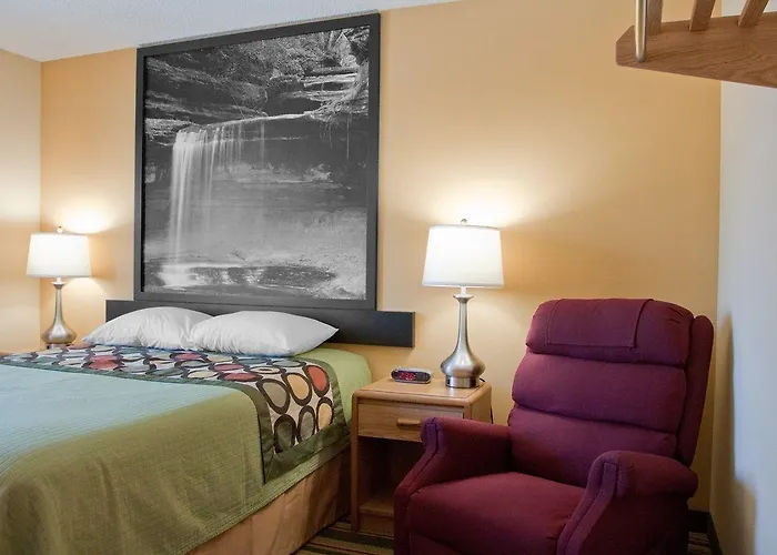Super 8 By Wyndham Starved Rock Hotel