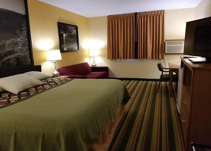 Super 8 By Wyndham Starved Rock Hotel Ottawa